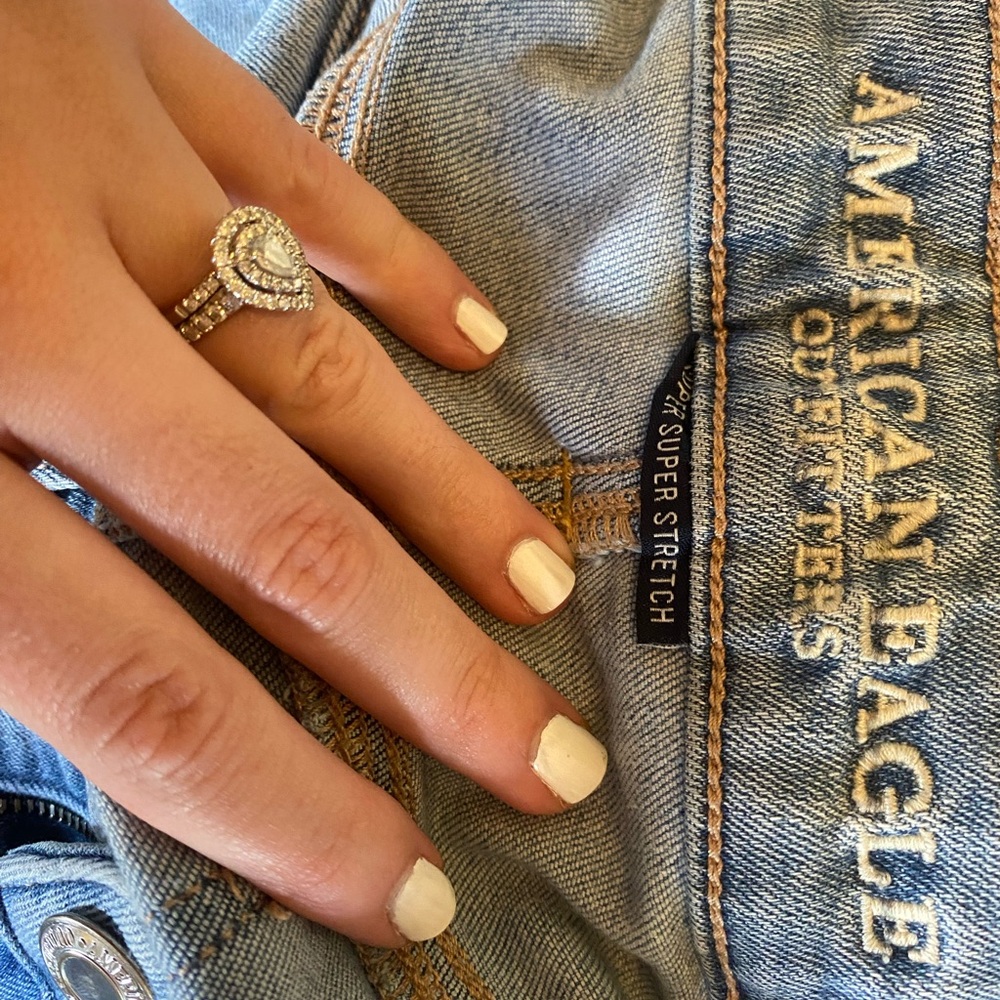 Women’s American Eagle Jeans